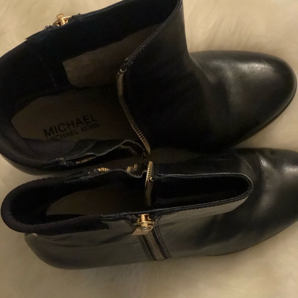 Wedge Ankle boots black leather MK great condition! Like new Gold hardware. - Picture 3 of 6